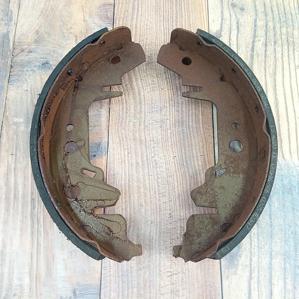 Zapatas de freno traseras Napa Trustop TS10703 para caravana Voyager Town and Country nuevas de stock Foto 4 de 4