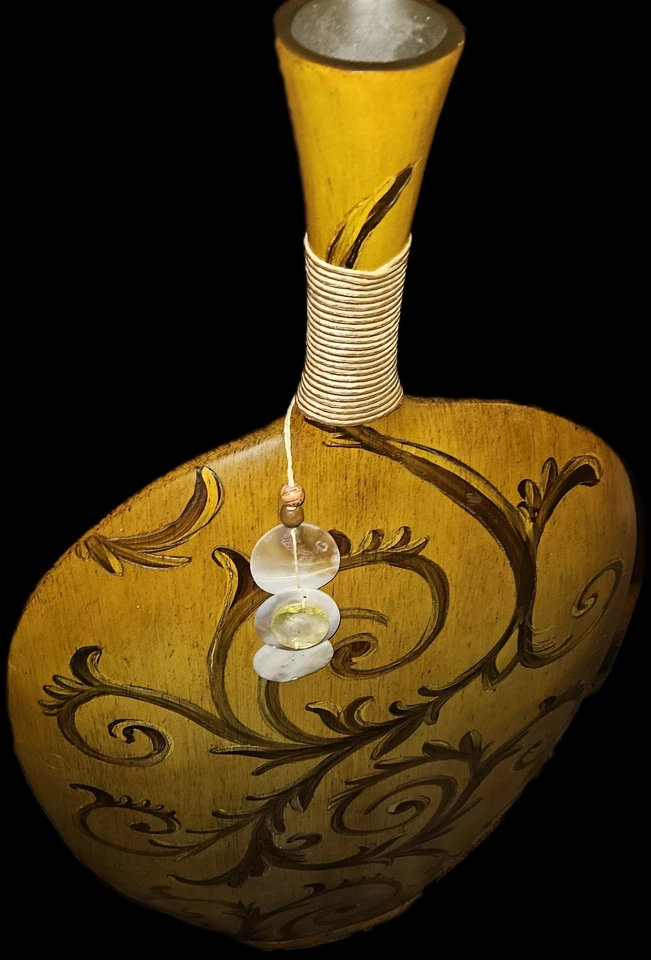 Vaso decorativo de madeira com arte rolada gravada à mão 34 pol. de altura - Imagem 2 de 4