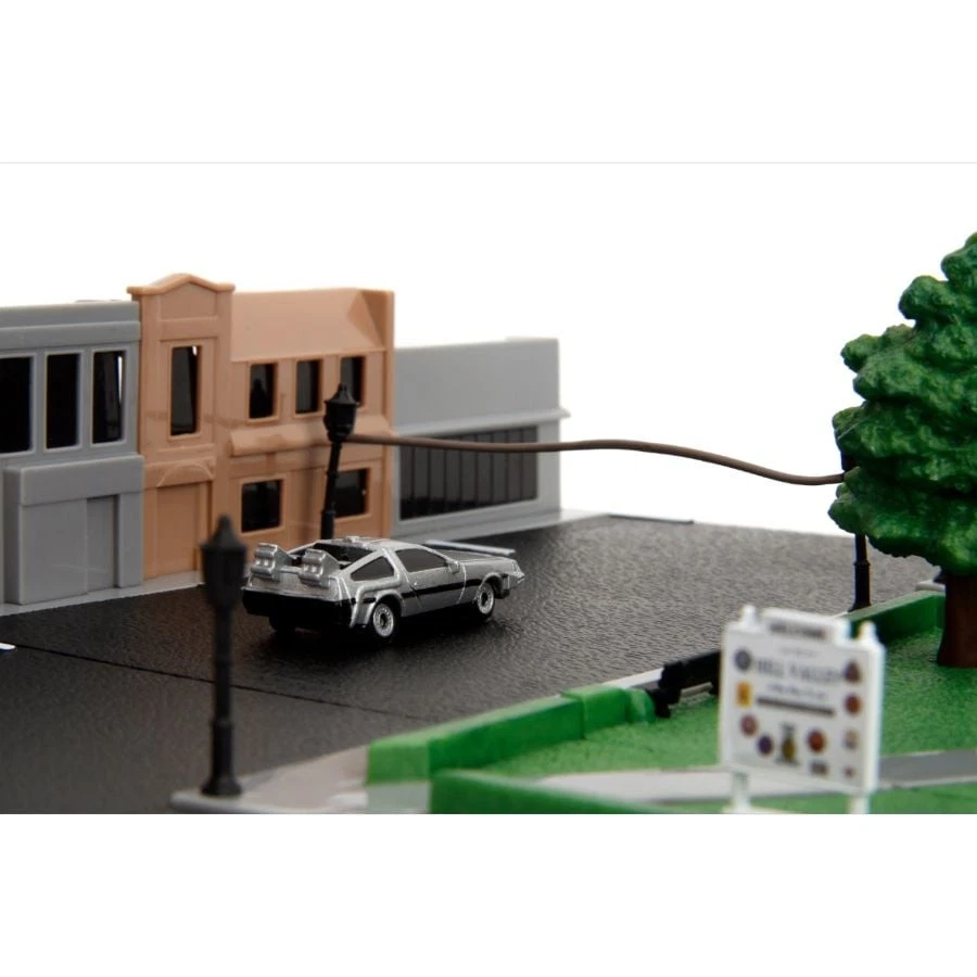 PREORDER Back to the Future Hill Valley Courthouse Nano Scene With 2 Vehicles De - image 4 of 4