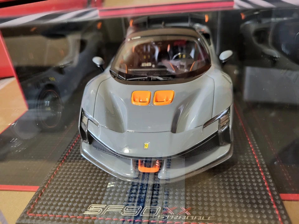 MR MODELSFERRARI SF90 XX STRADALE 1/18 Grigio Nardo FE041SE2 Black Friday - Immagine 4 di 4