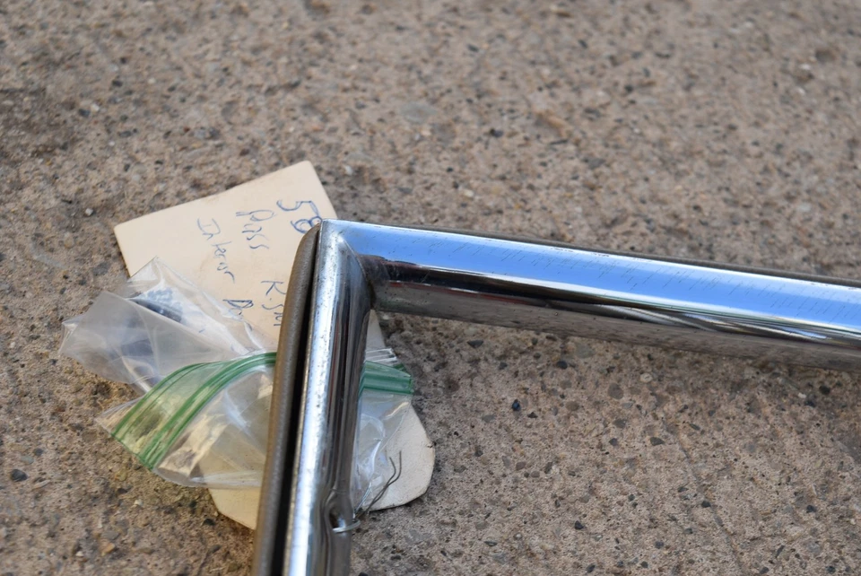 1958 Cadillac Series 75 лимузин переднее правое внутреннее окно отделка молдинг дверь 58 - Изображение 4 из 4