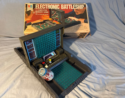 MB Electronic Battleship in box 1977 all parts working- 2 Gerber jars (1982/83)