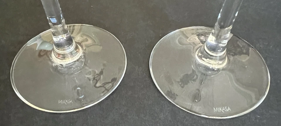 "Par de vasos de vino blanco MIKASA Cheers de 8 3/4"" diseño en espiral y vertical" Foto 4 de 4