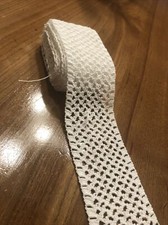Pizzo vintage all'uncinetto a mano 2 iarde 12". Mai usato 