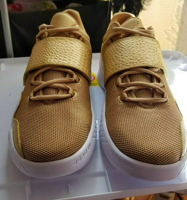 cross trainer jordan sneakers