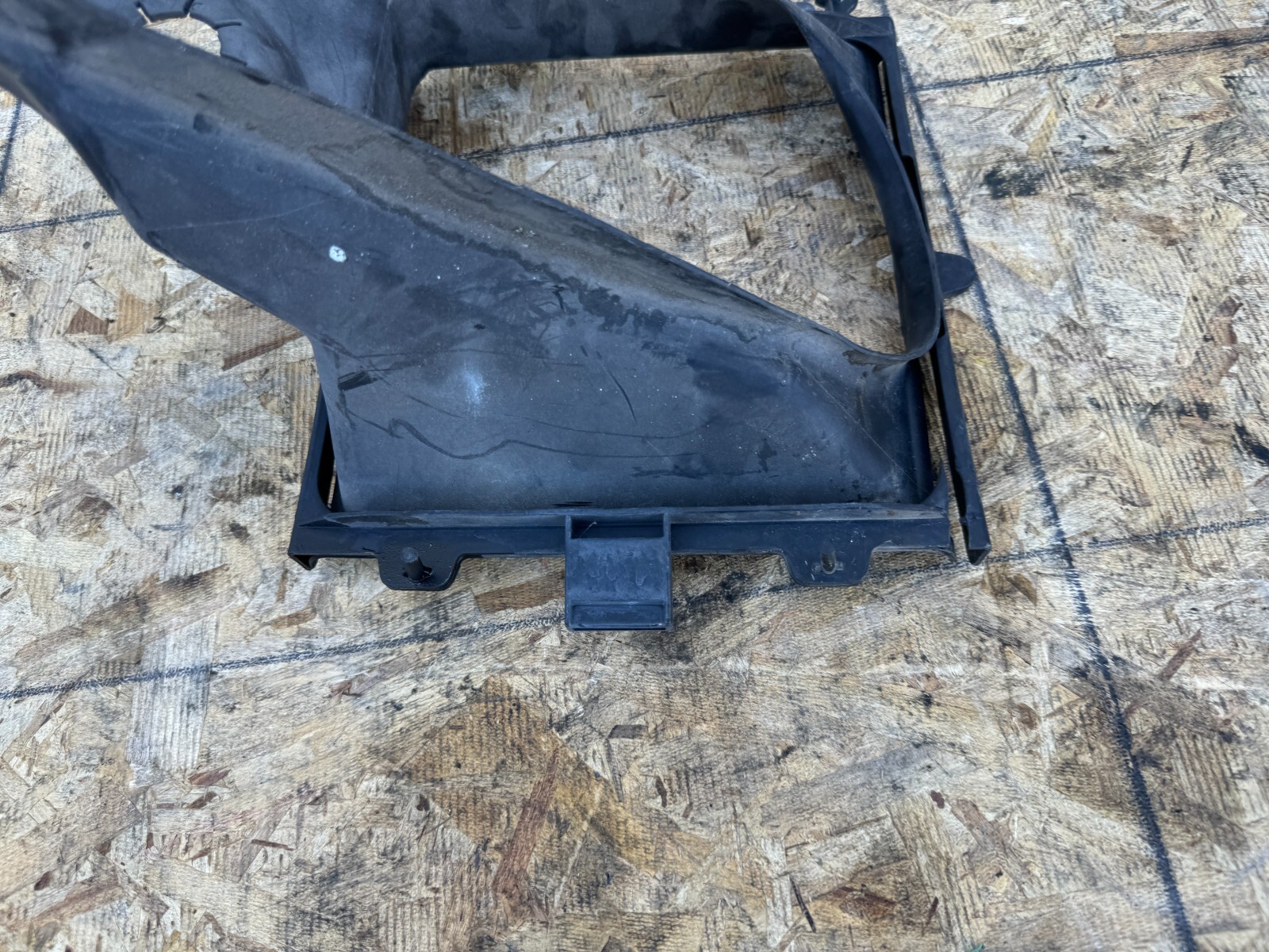 Bentley Flying Spur 2004-2010 Right Air duct P/N 3W0121468