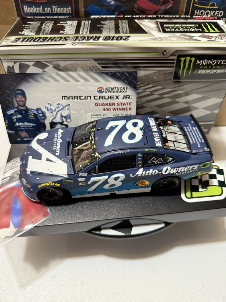Martin Truex Jr. #78 seguro de propietarios de automóviles Kentucky Win 2018 1/24 diecast Foto 2 de 4