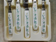 NEW 20-pc Corelle CALLAWAY IVY FLATWARE SET R...
