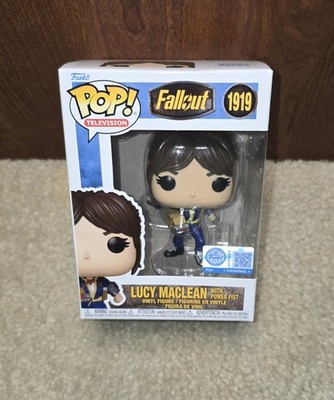 Funko Pop! Television Fallout Lucy Maclean with Power Fist #1919 with Protector 