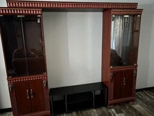 tv entertainment center with addt'l free TV stand