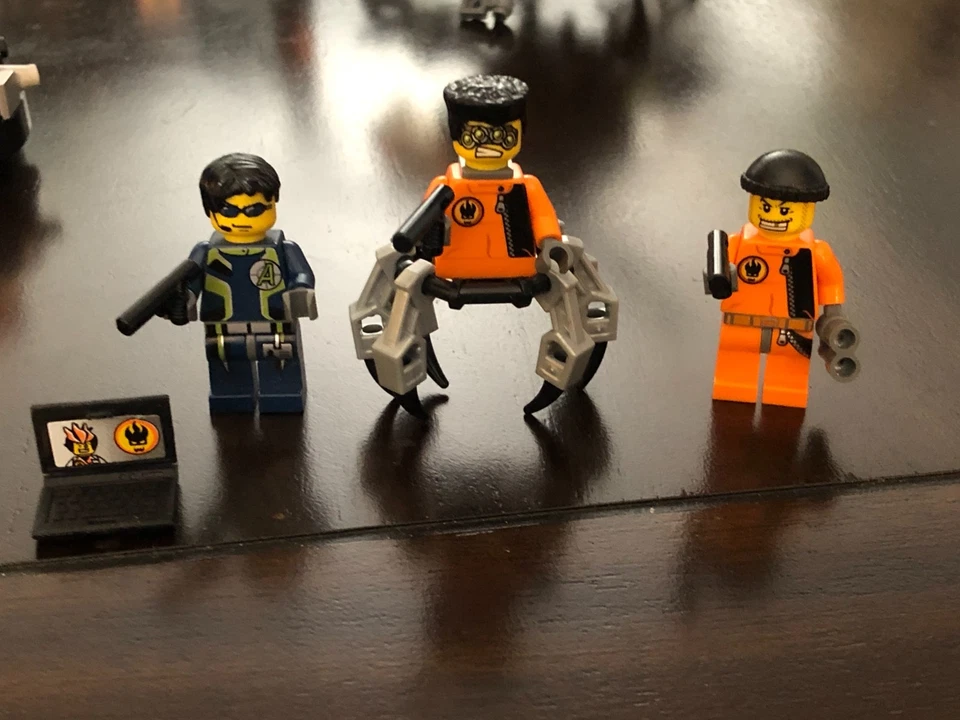 Lego 8634 Agentes Turbocar Chase 100% Completo con Manuales y Minifiguras! Foto 3 de 4