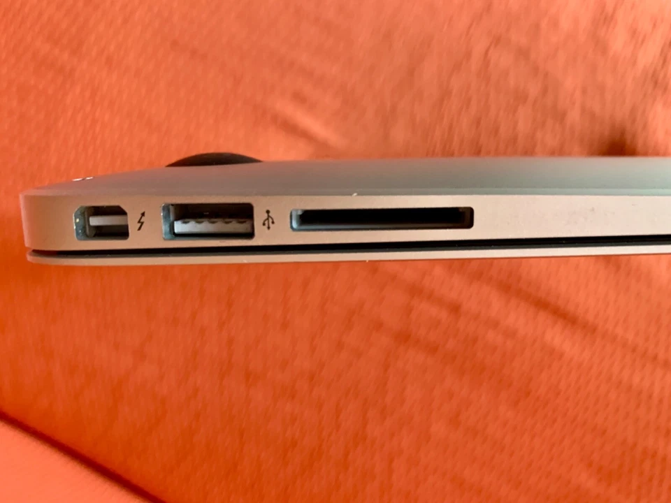 MacBook Air 13" (2017) - Immagine 3 di 4