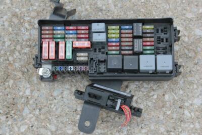 06-10 Mercedes W164 ML500 ML550 GL450 R350 Rear Fuse Relay Sam Box W/TPM CONTROL