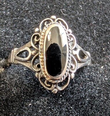 Ring Sterlingsilber filigrane Seiten schwarzer Onyx Stein kleine Größe 7