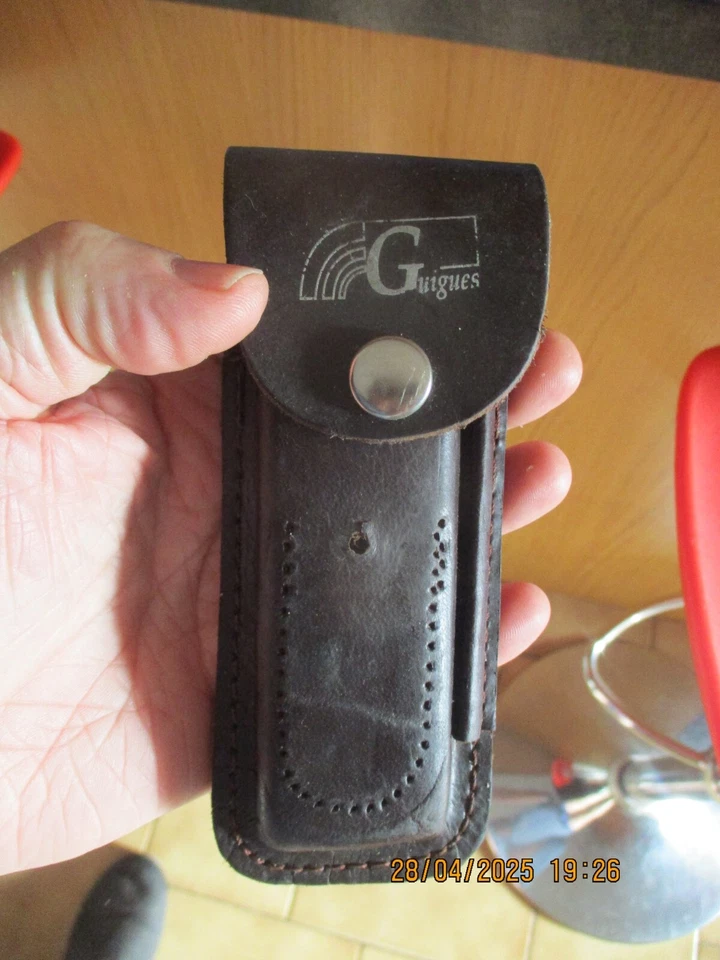 Etui de Ceinture Cuir Vide de son Couteau , Fil Aiguise Lame (par Vins Guigues - Photo 1/4
