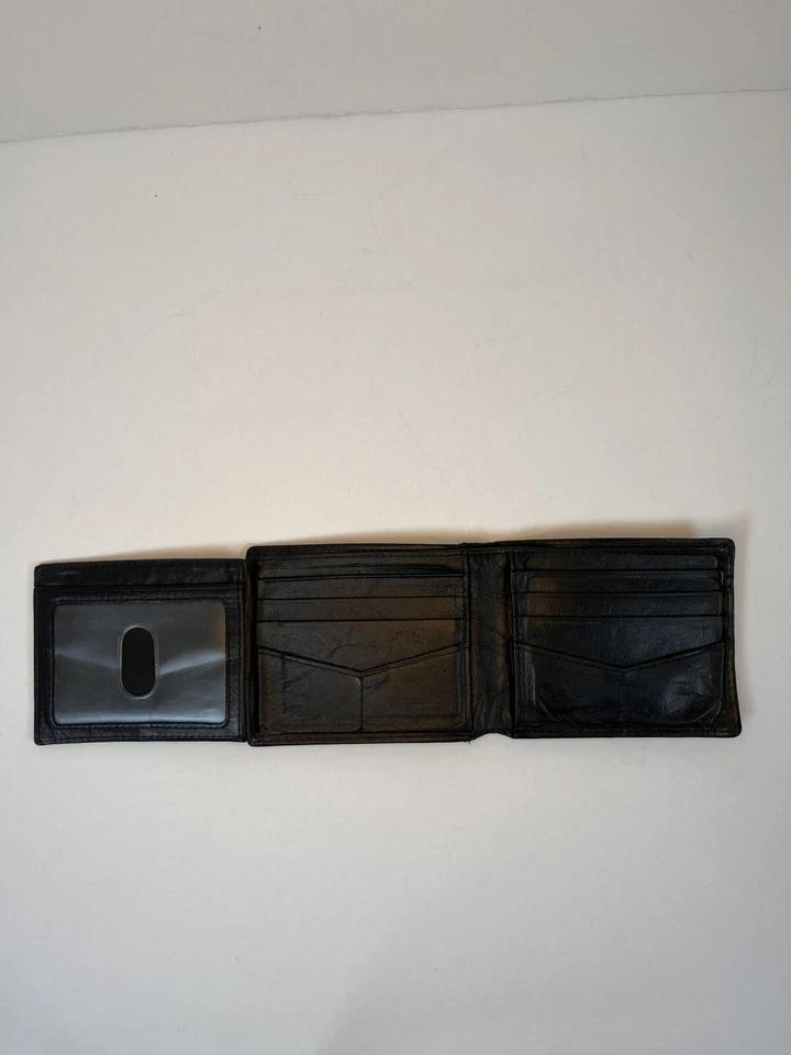 Cartera Fossil triple plegable negra de cuero suave para hombre Foto 2 de 4