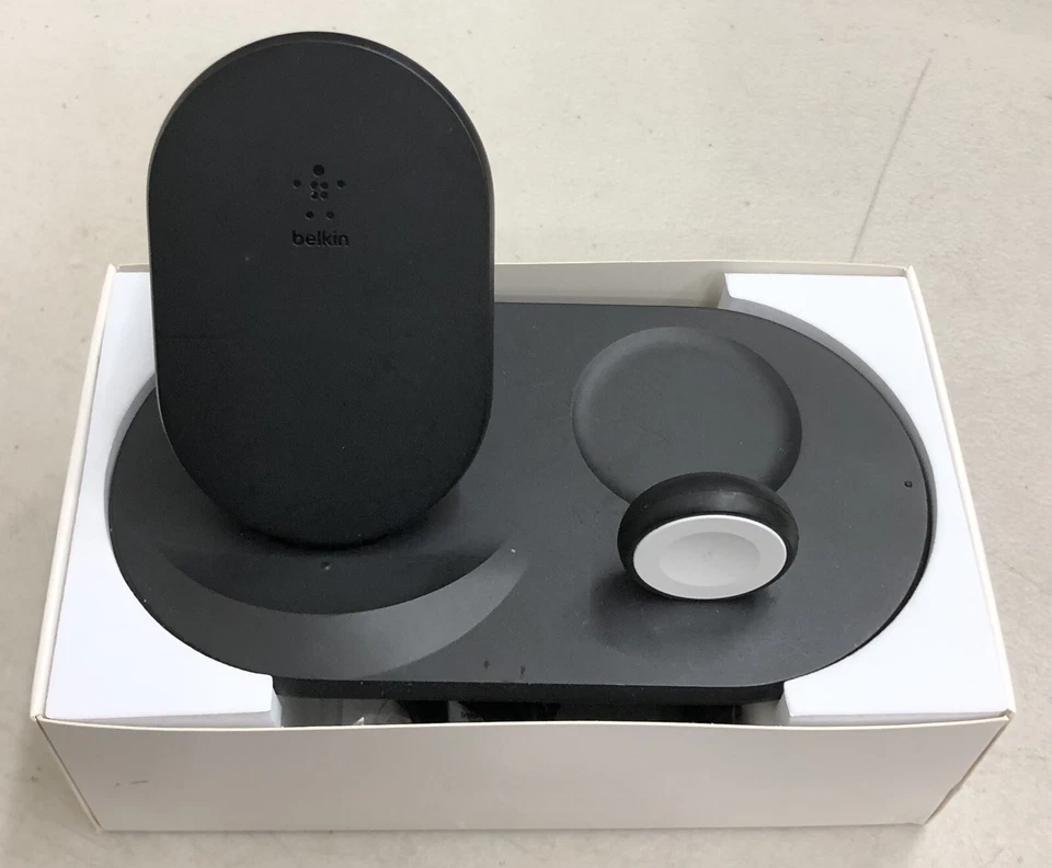 Estación de carga inalámbrica Belkin 3 en 1 para iPhone - negra Foto 2 de 4