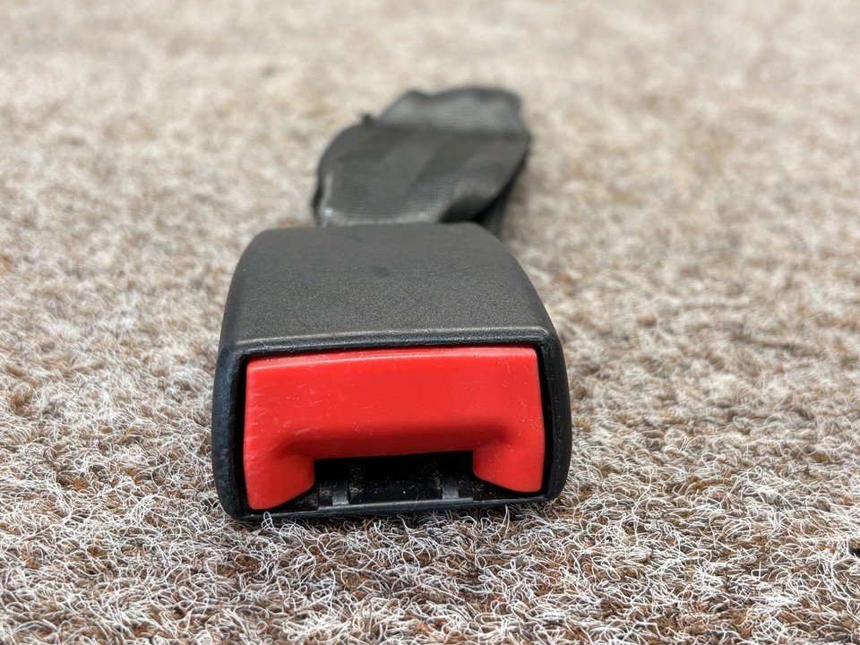 FORD C-MAX C344 2012-2015 - Middle Rear Seat Belt Buckle AM51R60045AB3YYW