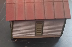 Pre-Built N-Scale Miniature Wood House Building Model, Brown Red Roof Lot# B194