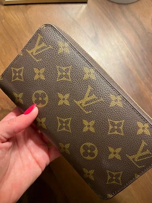 Louis Vuitton Zippy Wallet for sale | eBay