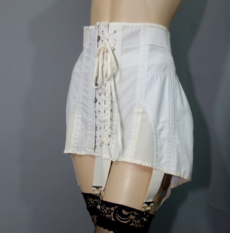 Cinto espartilho desossado vintage~c1950~SEARS~ PLUS tamanho 38 XL-1X frontal com cadarço aberto botto - Imagem 4 de 4