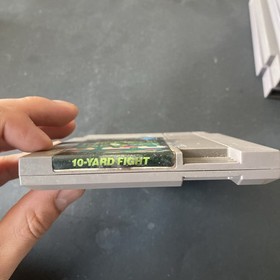 10-Yard Fight (Nintendo Entertainment System 1985) NES 5 Screw Tested Works Well