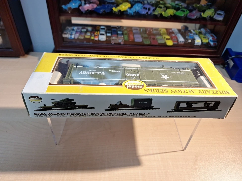 Model power HO Exploding Box Car #9164 - Image 3 of 4