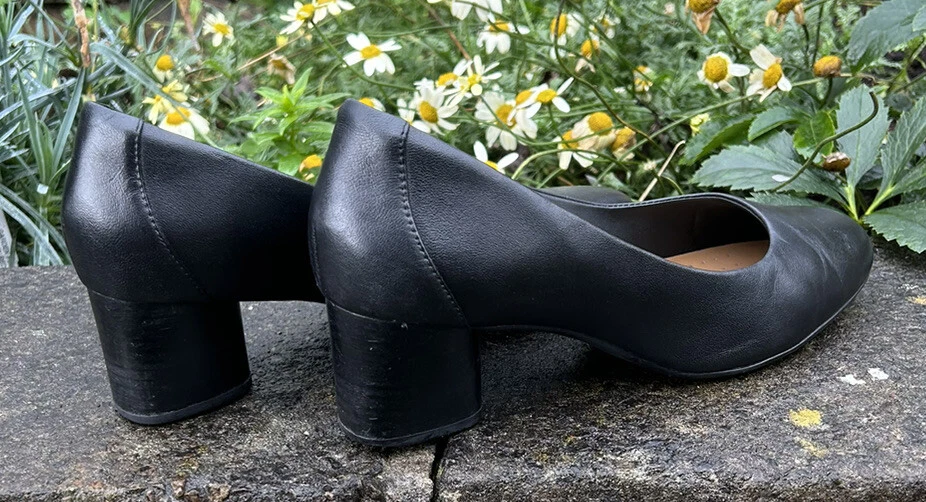 Ladies black court cheap shoes size 7