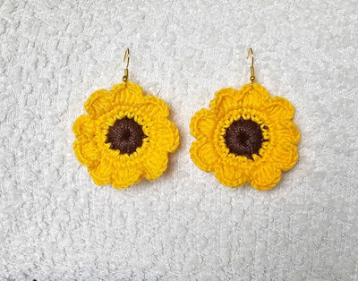 YELLOW Daisy handmade crochet earrings yellow brown colorful jewelry flowery 