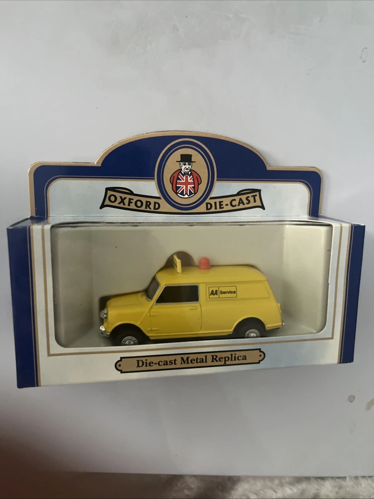 VANS OXFORD DIECAST Mini Van GIALLO AA Furgone di servizio 1 43