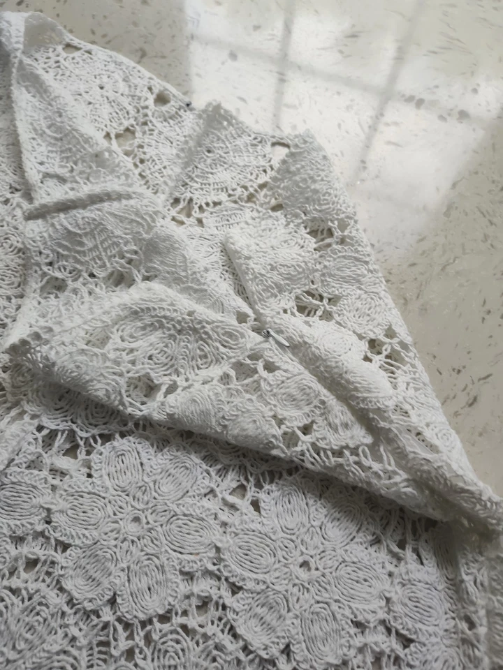 Calça social feminina Zara floral de renda com bolsos, grande, branca - Imagem 4 de 4