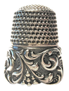 Waite Thresher Sterling Heavy Scrolled Band Thimble Engraved 'Sr. M Agatha'