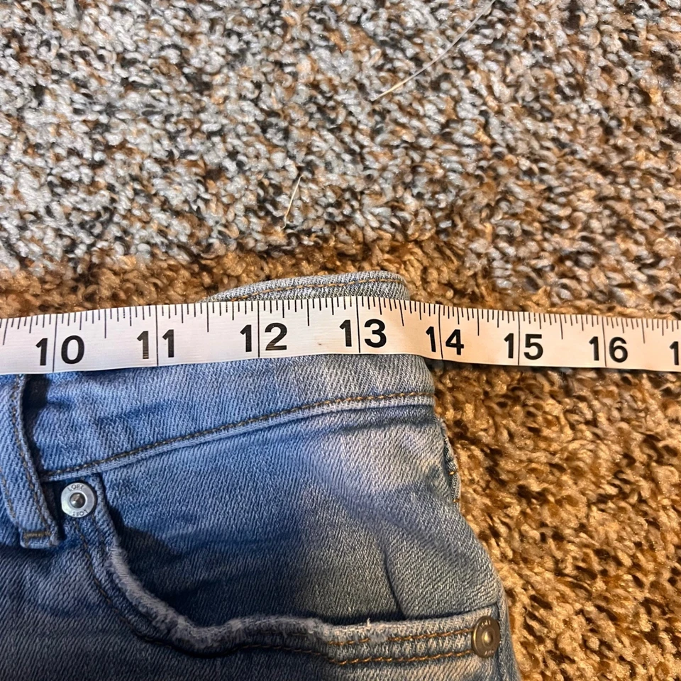 Pantalones de mezclilla acampanados LOFT The Kick lavado claro desgastados dobladillo crudo para mujer talla 26 Foto 4 de 4