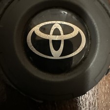 01-07-toyota Corollacelicamatrix Steering Wheel Logo Emblem Genuine