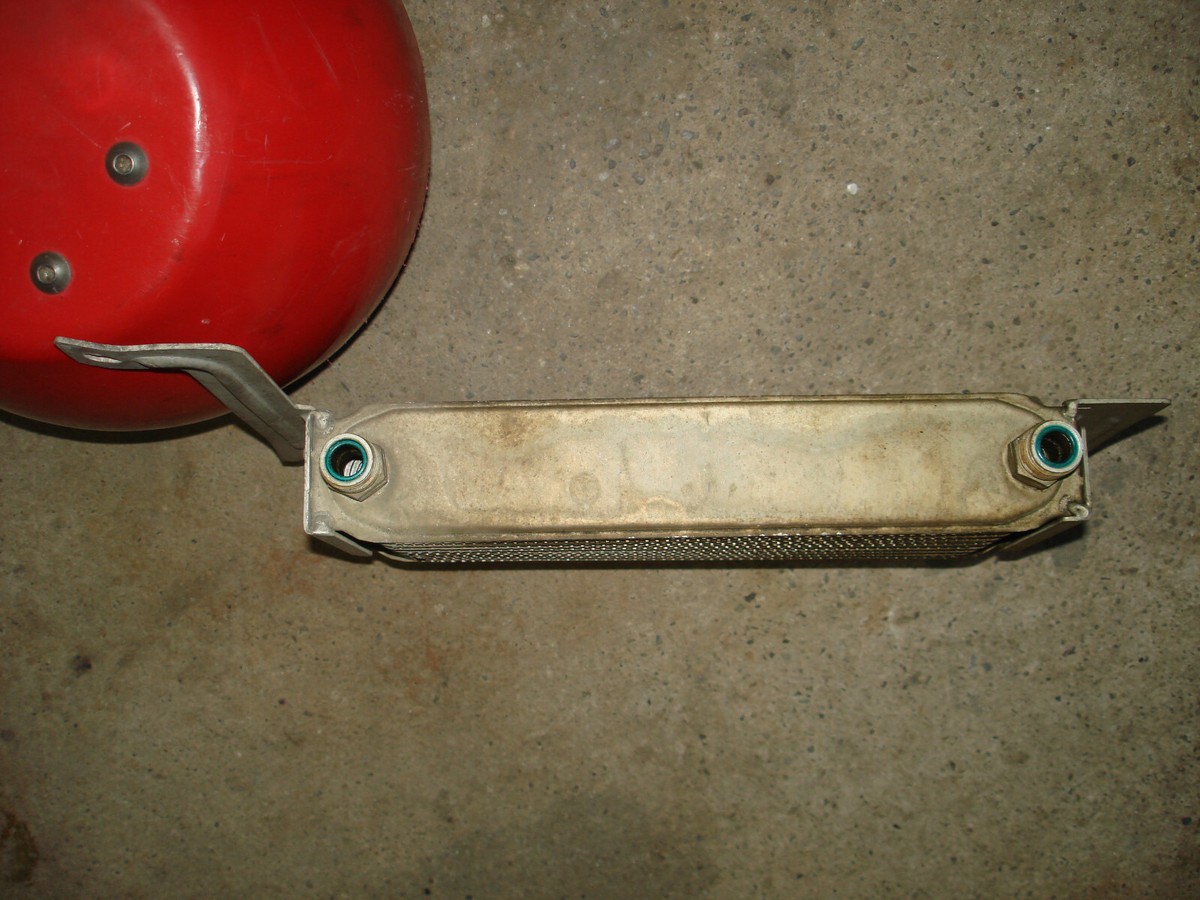 1994 95 96 Caprice Roadmaster Auxiliary Oil Cooler & Adapter 7P8 