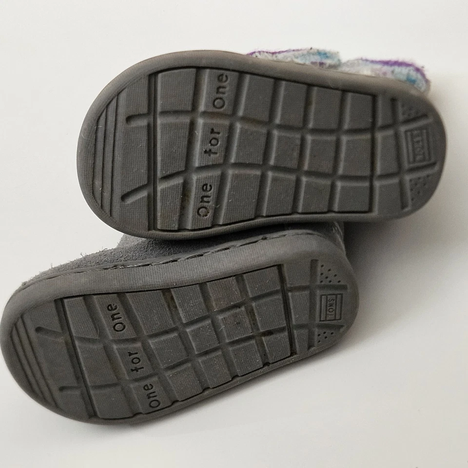 Botas Toms Nepal cinza camurça lã metálica criança EUA 4 bebê menina um por um - Imagem 4 de 4