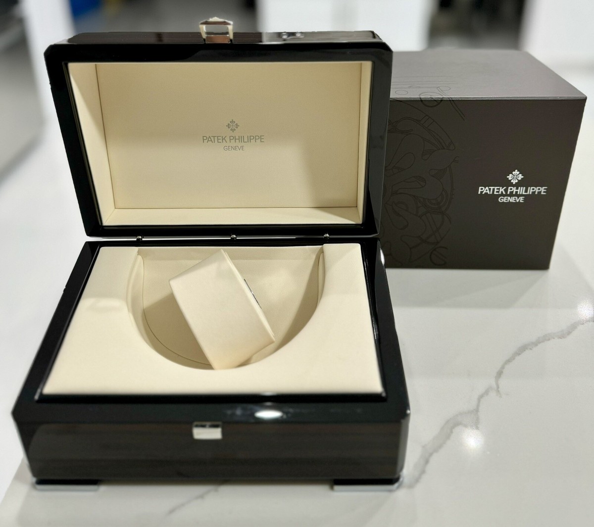 Authentic Patek Philippe Wooden Watch Box Winder PTK-H997