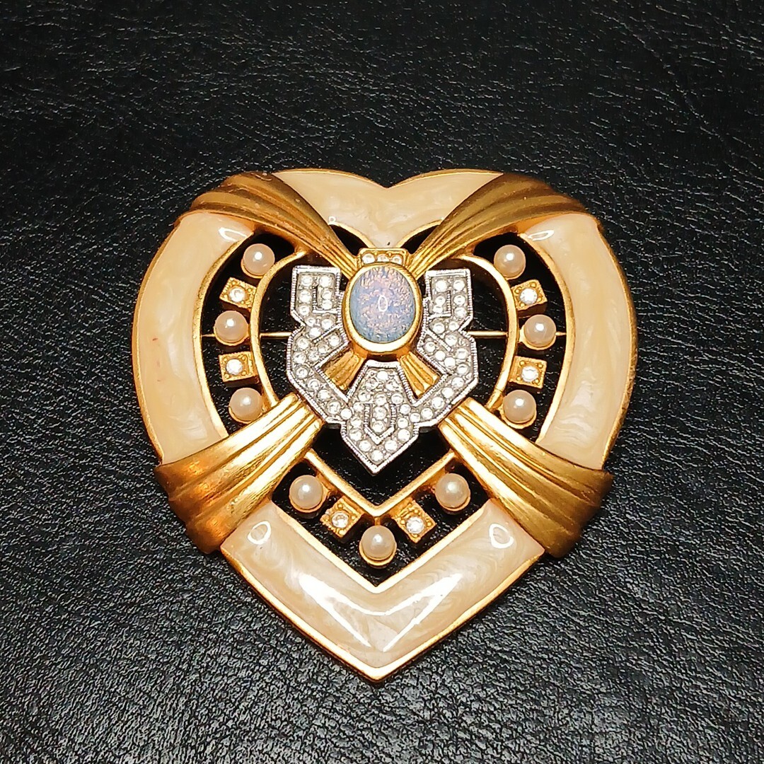 Vintage ELIZABETH TAYLOR AVON Faux Pearl, Rhinestone Opal Pin