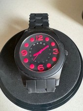 Orologio MARC BY MARC JACOBS nero × rosa