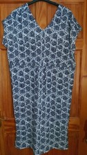 NEXT SOFT WHITE & NAVY DRESS SIZE  MEDIUM