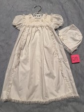 Beautiful VINTAGE Baby CHRISTENING GOWN  HAT Size 3 months Lace, Flower Details