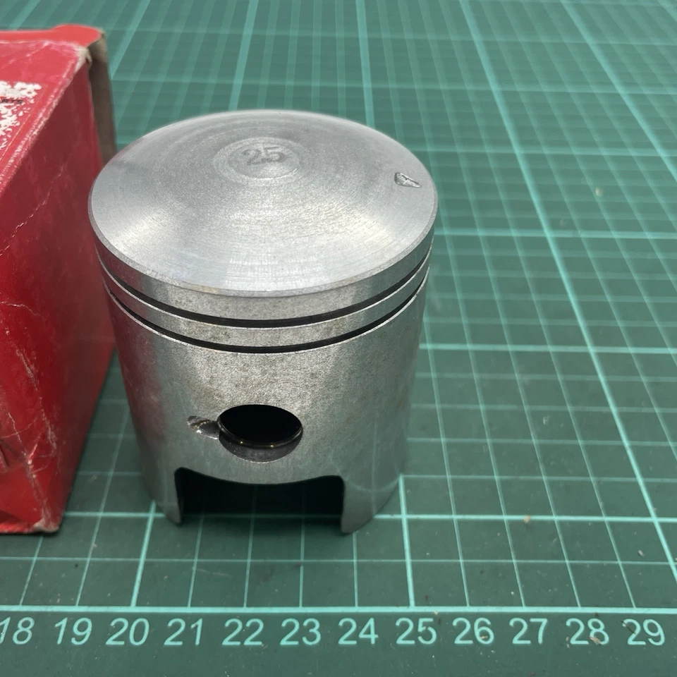 13102-361-003 pistão Honda genuíno 0,25 mm sobre tamanho MT 125 MT125 NOS - Imagem 2 de 4