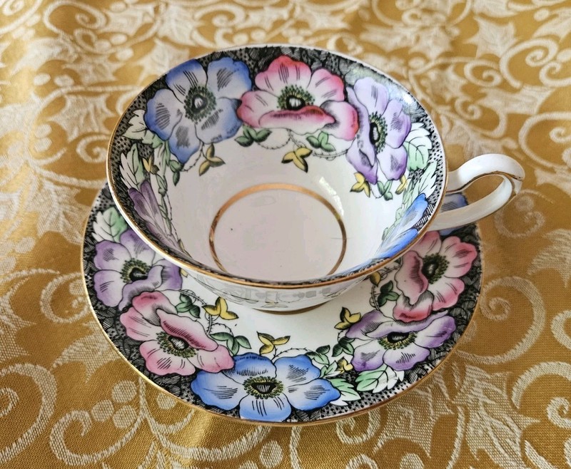 Vtg Taylor & Kent English Bone China Tea Cup & Saucer Set Purple Blue Floral 