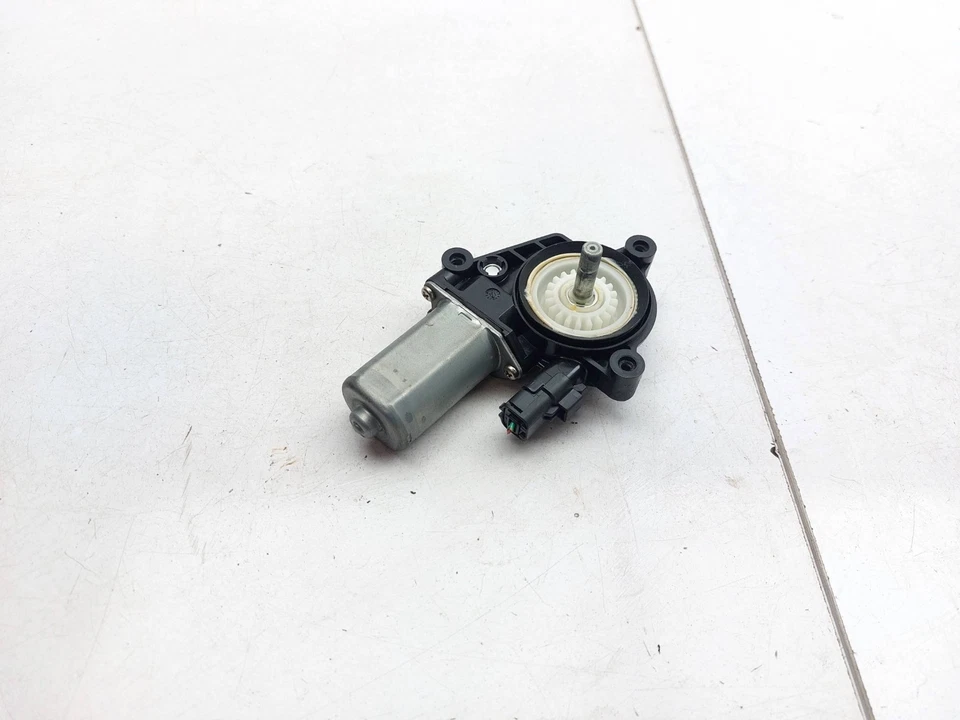 NISSAN PULSAR 2014 WINDOW MOTOR REAR RIGHT DRIVER SIDE C17689-100 - Image 3 of 4