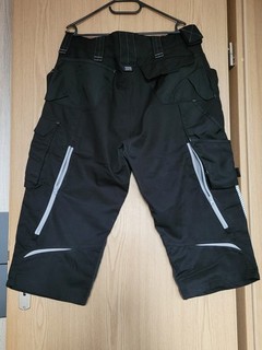 Schwarze 3/4 Arbeitshose Gr.56 / Piratenhose e.s.motion 2020
