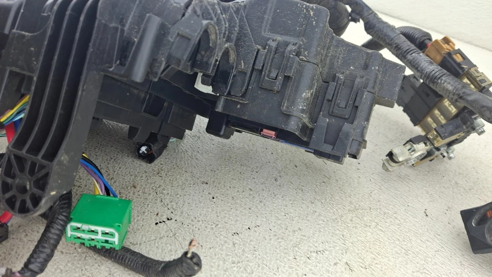 Arnés de cableado Nissan Rogue 2017-2020 sala de motor bahía tiene un cable faltante Foto 4 de 4