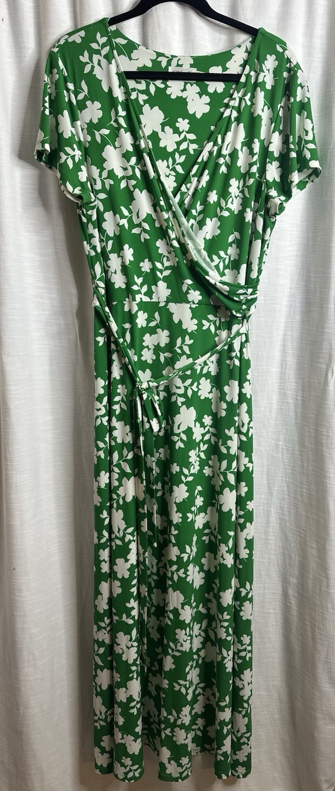 eliza j green wrap dress Midi Emerald Green Dress with Sweetheart Neckline main image 1