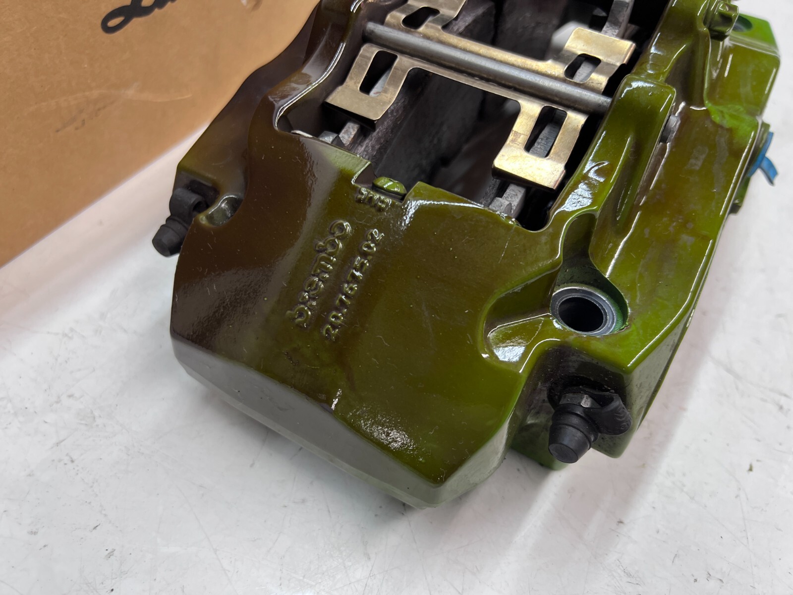 LAMBORGHINI HURACAN FRONT RIGHT PASSENGER BRAKE CALIPER OEM 4T0615106AJ