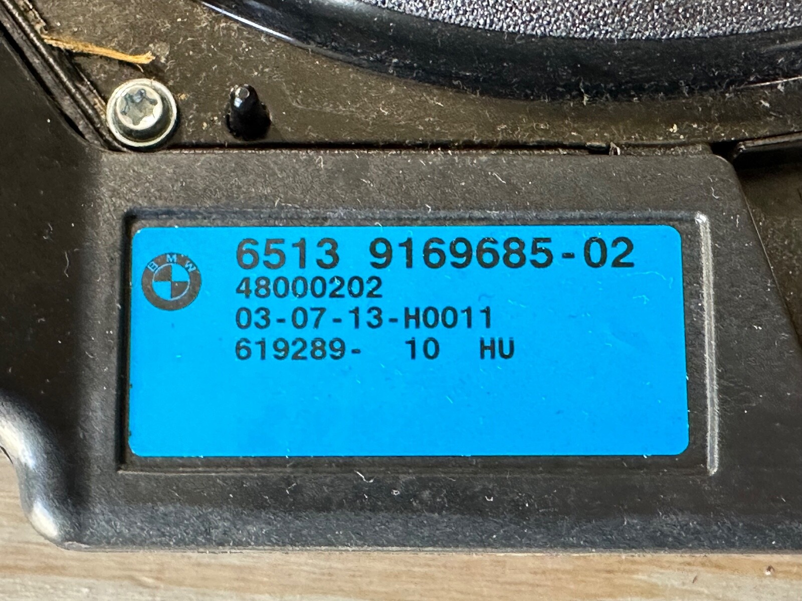 65139169685 Lautsprecher Sprecher Subwoofer vorne links BMW 520d  