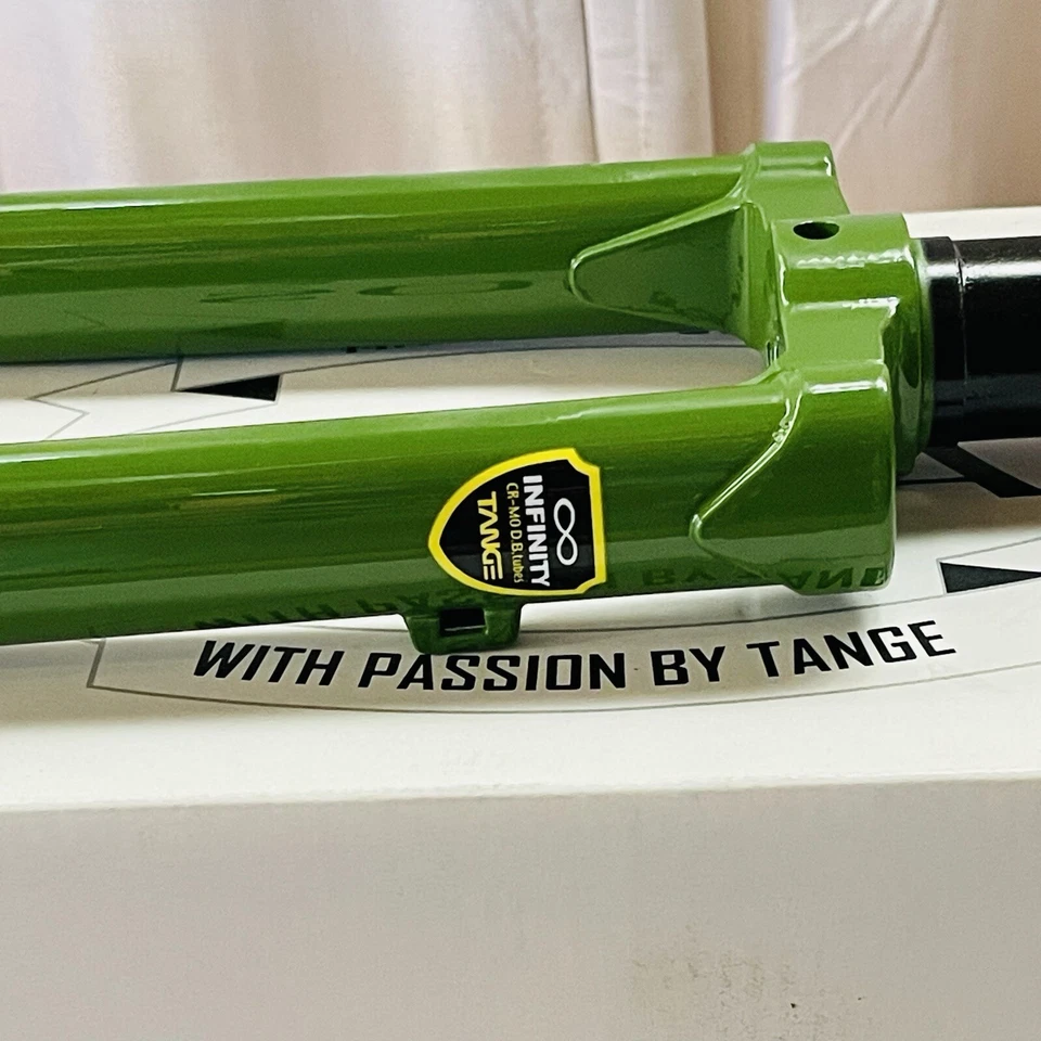 NOS Soma Wolverine Lugged Crown 700C IS Disc Fork Curved Legs Moss Green QR - Image 4 of 4